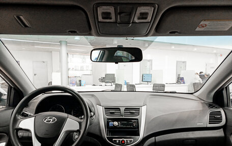 Hyundai Solaris II рестайлинг, 2011 год, 600 000 рублей, 18 фотография