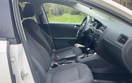 Volkswagen Jetta VI, 2015 год, 1 100 000 рублей, 34 фотография