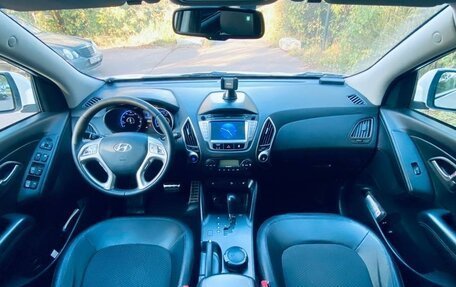 Hyundai ix35 I рестайлинг, 2011 год, 999 999 рублей, 3 фотография