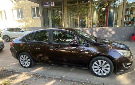 Opel Astra J, 2013 год, 750 000 рублей, 3 фотография