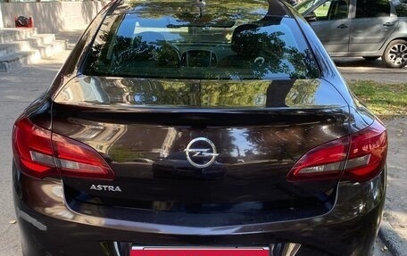 Opel Astra J, 2013 год, 750 000 рублей, 2 фотография