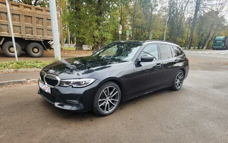 BMW 3 серия, 2019 год, 2 450 000 рублей, 3 фотография