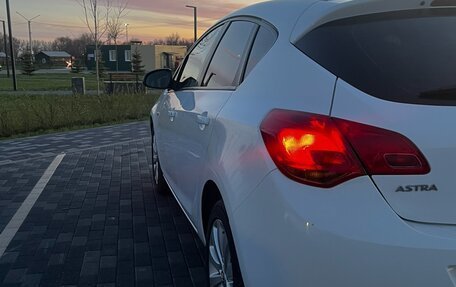 Opel Astra J, 2010 год, 700 000 рублей, 6 фотография
