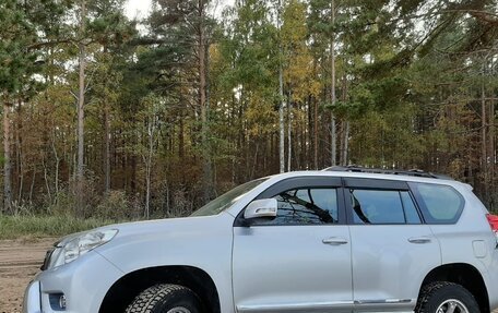Toyota Land Cruiser Prado 150 рестайлинг 2, 2012 год, 3 200 000 рублей, 1 фотография