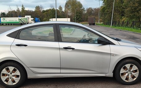 Hyundai Solaris II рестайлинг, 2015 год, 790 000 рублей, 4 фотография