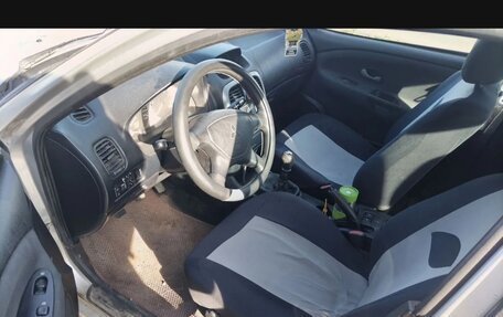 Mitsubishi Carisma I, 2002 год, 150 000 рублей, 5 фотография