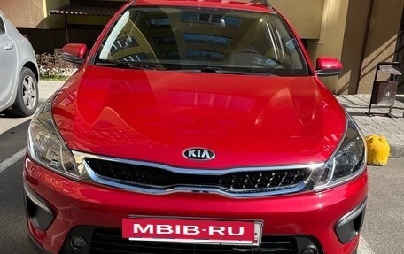 KIA Rio IV, 2018 год, 1 400 000 рублей, 2 фотография