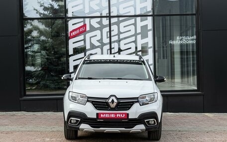 Renault Logan II, 2022 год, 1 375 000 рублей, 3 фотография