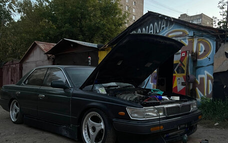 Nissan Laurel VIII, 1990 год, 600 000 рублей, 1 фотография