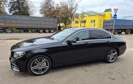 Mercedes-Benz E-Класс, 2019 год, 2 600 000 рублей, 3 фотография