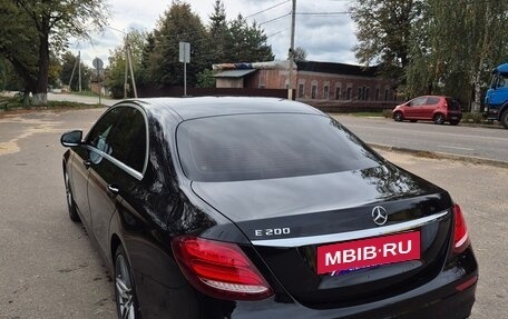 Mercedes-Benz E-Класс, 2019 год, 2 600 000 рублей, 4 фотография