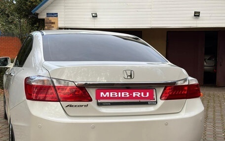 Honda Accord IX рестайлинг, 2013 год, 1 690 000 рублей, 6 фотография