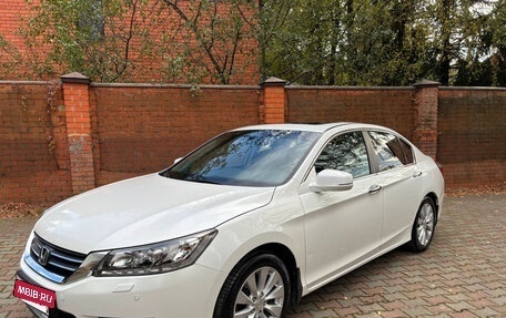 Honda Accord IX рестайлинг, 2013 год, 1 690 000 рублей, 11 фотография
