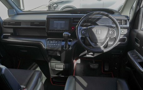 Honda Stepwgn IV, 2017 год, 1 961 000 рублей, 6 фотография