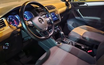 Volkswagen Tiguan II, 2020 год, 2 100 000 рублей, 1 фотография