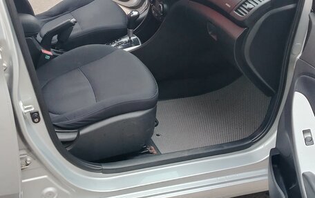 Hyundai Solaris II рестайлинг, 2012 год, 800 000 рублей, 10 фотография