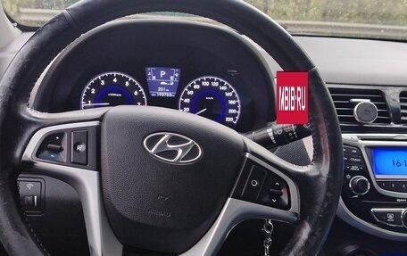 Hyundai Solaris II рестайлинг, 2012 год, 800 000 рублей, 12 фотография