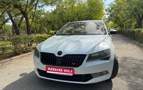 Skoda Superb III рестайлинг, 2018 год, 3 300 000 рублей, 2 фотография