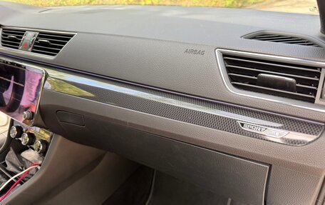 Skoda Superb III рестайлинг, 2018 год, 3 300 000 рублей, 27 фотография