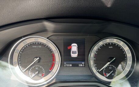 Skoda Superb III рестайлинг, 2018 год, 3 300 000 рублей, 34 фотография