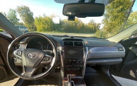 Toyota Camry, 2018 год, 2 600 000 рублей, 9 фотография