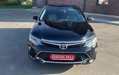 Toyota Camry, 2018 год, 2 600 000 рублей, 16 фотография