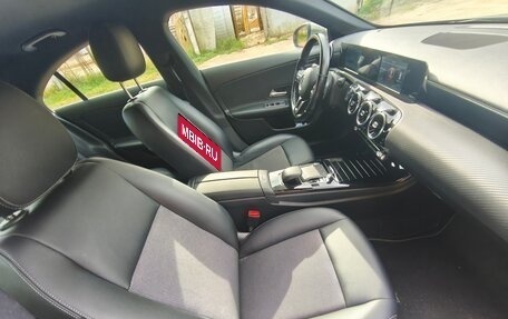 Mercedes-Benz CLA, 2019 год, 1 965 000 рублей, 15 фотография