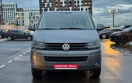 Volkswagen Caravelle T5, 2013 год, 2 250 000 рублей, 2 фотография
