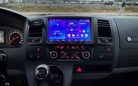 Volkswagen Caravelle T5, 2013 год, 2 250 000 рублей, 21 фотография