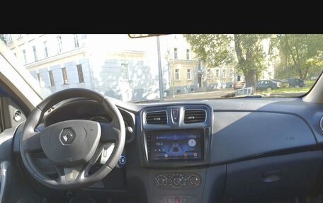 Renault Logan II, 2018 год, 600 000 рублей, 3 фотография
