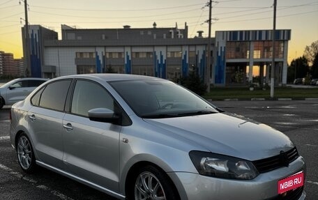 Volkswagen Polo VI (EU Market), 2013 год, 700 000 рублей, 1 фотография