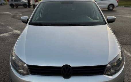 Volkswagen Polo VI (EU Market), 2013 год, 700 000 рублей, 2 фотография