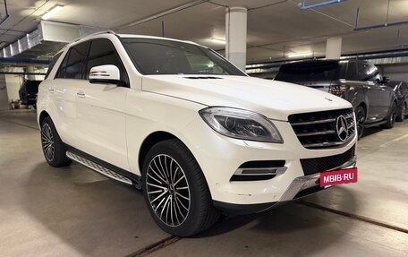 Mercedes-Benz M-Класс, 2013 год, 2 050 000 рублей, 3 фотография
