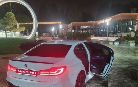 BMW 5 серия, 2019 год, 3 680 000 рублей, 2 фотография
