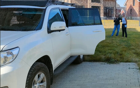 Toyota Land Cruiser Prado 150 рестайлинг 2, 2019 год, 4 400 000 рублей, 5 фотография