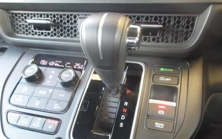 Honda Stepwgn, 2023 год, 2 640 000 рублей, 10 фотография