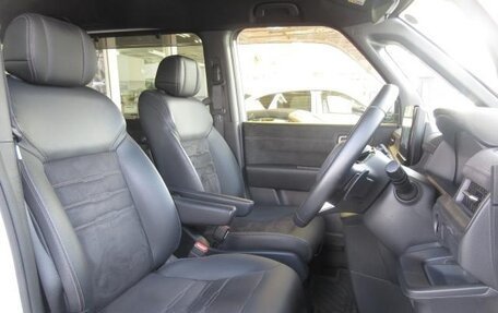 Honda Stepwgn, 2023 год, 2 640 000 рублей, 14 фотография