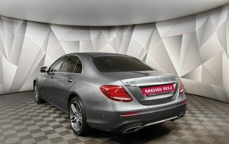 Mercedes-Benz E-Класс, 2018 год, 3 143 000 рублей, 3 фотография