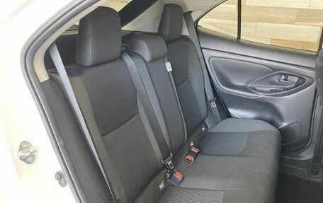 Toyota Yaris Cross, 2022 год, 1 771 000 рублей, 13 фотография