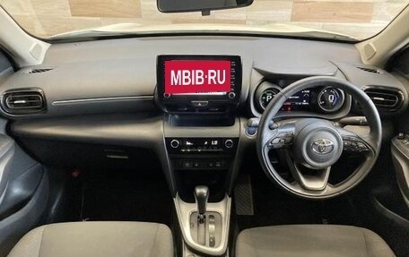 Toyota Yaris Cross, 2022 год, 1 771 000 рублей, 12 фотография