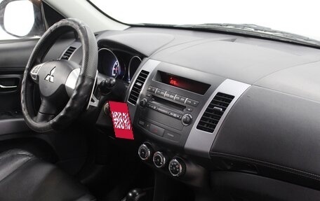 Mitsubishi Outlander III рестайлинг 3, 2011 год, 970 000 рублей, 7 фотография
