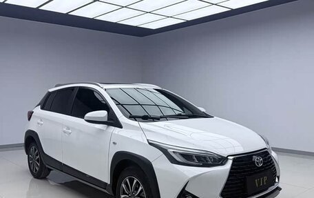 Toyota Yaris XP150 рестайлинг, 2022 год, 1 490 000 рублей, 3 фотография