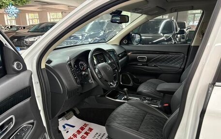 Mitsubishi Outlander III рестайлинг 3, 2022 год, 2 590 469 рублей, 7 фотография