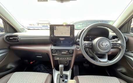 Toyota Yaris Cross, 2021 год, 1 450 000 рублей, 27 фотография
