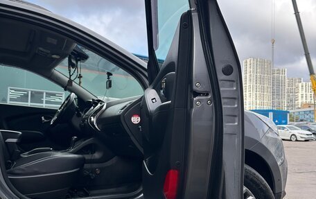 Hyundai ix35 I рестайлинг, 2012 год, 1 300 000 рублей, 16 фотография