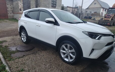 Toyota RAV4, 2018 год, 2 300 000 рублей, 4 фотография