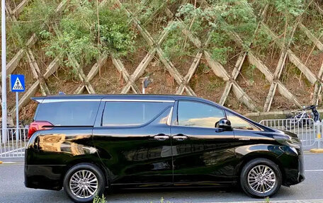 Toyota Alphard III, 2022 год, 9 671 555 рублей, 5 фотография