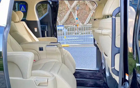 Toyota Alphard III, 2022 год, 9 671 555 рублей, 22 фотография