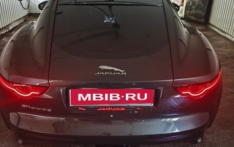 Jaguar F-Type I рестайлинг 2, 2017 год, 3 850 000 рублей, 14 фотография