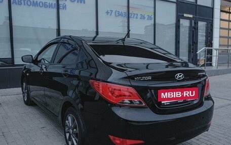 Hyundai Solaris II рестайлинг, 2015 год, 720 000 рублей, 3 фотография